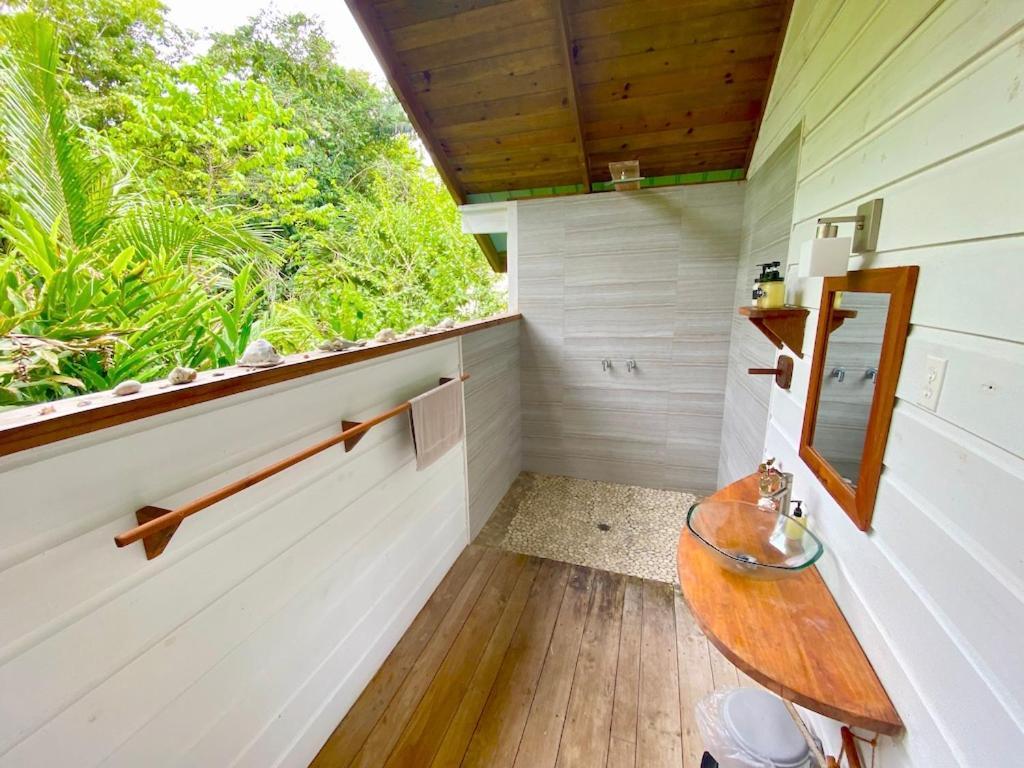 Bird Island Bungalows Bocas del Toro Exterior photo